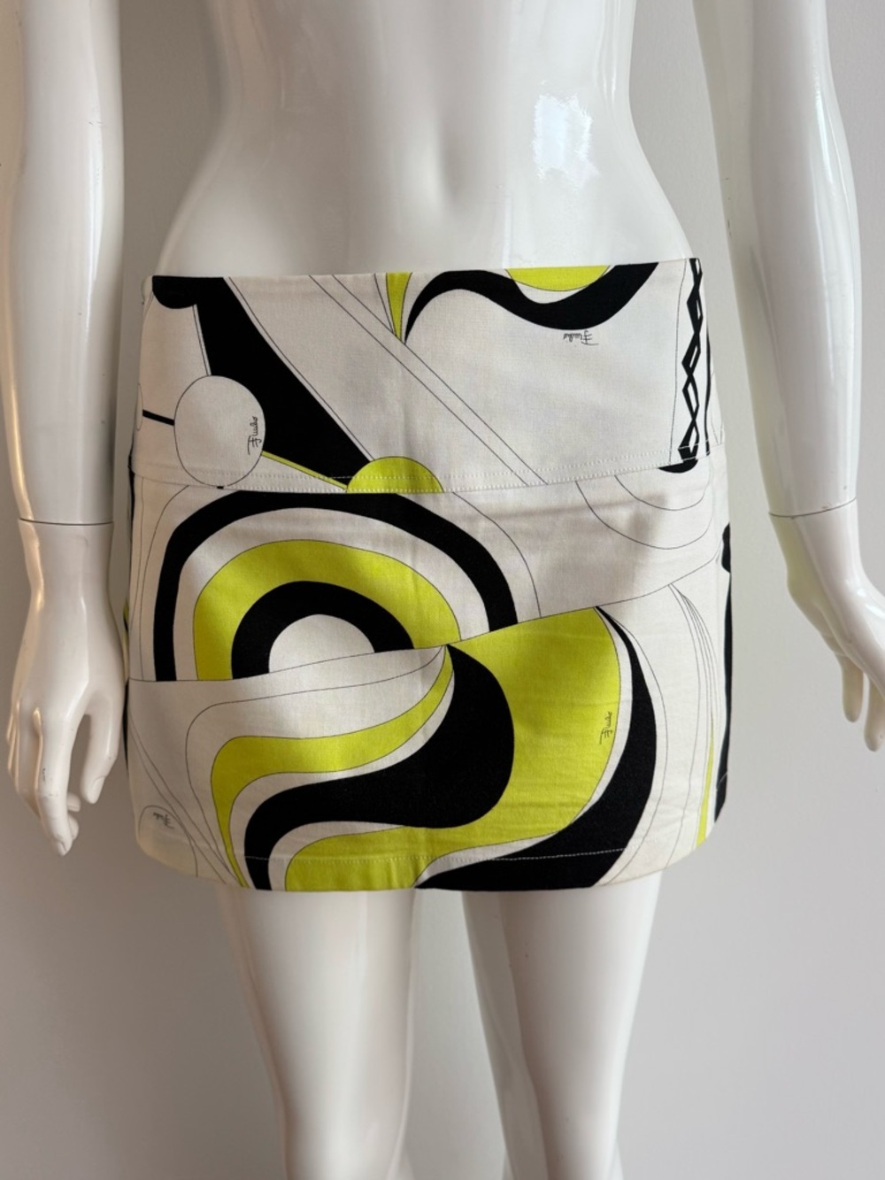 Authentic vintage Emilio pucci mini skirt